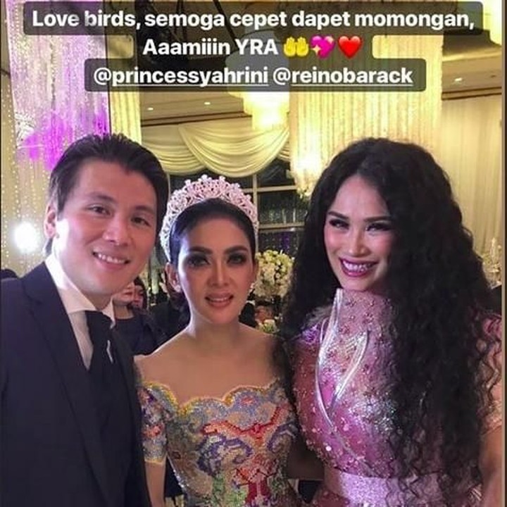 <p>Wah, kita aminkan doa Titi DJ ya. Semoga Syahrini dan Reino cepat dapat momongan. (Foto: Instagram Story @ti2dj)</p>