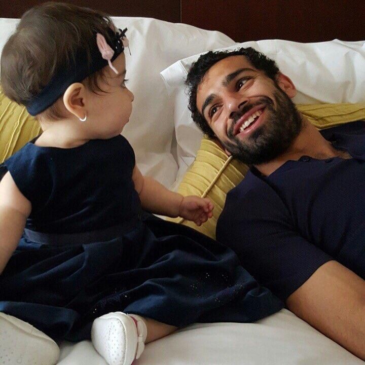 <p>Pada 2014, Mo Salah dan Maggi dikaruniai bayi perempuan. Mereka memberi nama yang sangat indah, Makka, terinspirasi dari kota suci di Arab Saudi, Mekah. (Foto: Instagram @mosalah)</p>