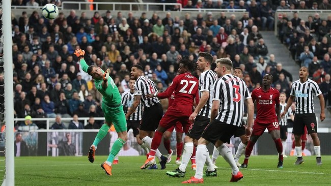Kerja keras Liverpool berbuah kemenangan 3-2 atas Newcastle United pada pekan ke-37 Liga Inggris di St Jame's Park, Sabtu (4/5) waktu setempat.