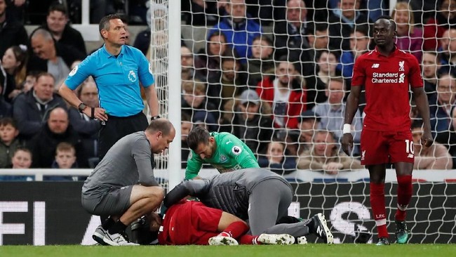 Kemenangan Liverpool atas Newcastle dalam lanjutan Liga Inggris di St James Park, Sabtu (4/5), harus dibayar mahal dengan cedera yang menimpa Mohamed Salah.