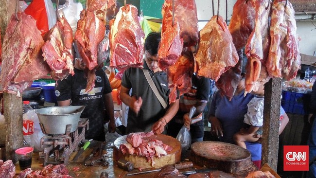 Pasar Ciputat yang berada  di ruas jalan provinsi, jalan haji Usman, Tangerang Selatan, Minggu (5/5).