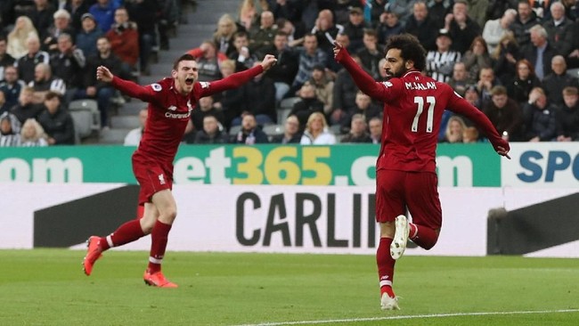 Liverpool berhak memuncaki klasemen sementara Liga Inggris usai mengalahkan Newcastle United di St James Park, Sabtu (4/5) waktu setempat.