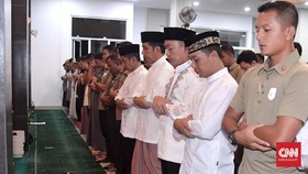 Tarawih Pertama, Jokowi Pilih Salat di Masjid Soedirman Bogor