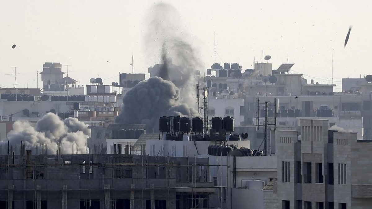 FOTO: Saling Serang Israel-Hamas Jelang Ramadan