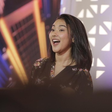 Shakira Jasmine Mendadak Jawa untuk 'Royal Blood'