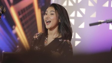 Shakira Jasmine Mendadak Jawa untuk 'Royal Blood'