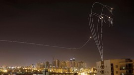 FOTO: Saling Serang Israel-Hamas Jelang Ramadan
