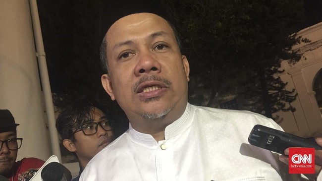 Wakil Ketua DPR Fahri Hamzah menilai penambahan jumlah pimpinan MPR menjadi 10 orang tak punya nilai fungsional karena kerjanya seremonial dan simbolik.