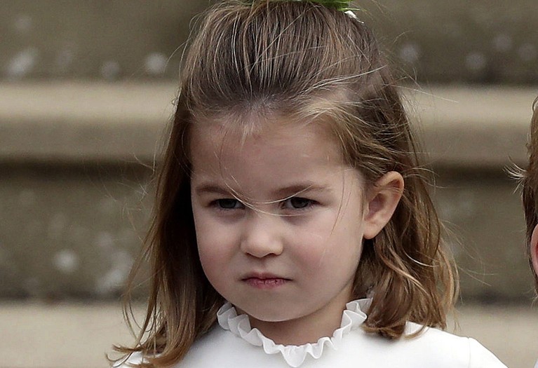 Setelah bayi Meghan Markle dan Pangeran Harry lahir, ini dia perubahan urutan pewaris takhta Kerajaan Inggris yang akan menggantikan Ratu Elizabeth II.