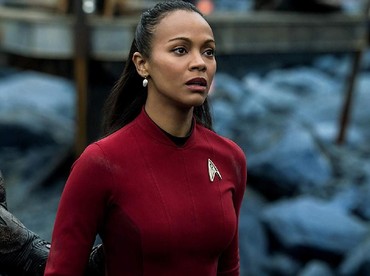 Zoe Saldana Bikin Fans Avatar Ngamuk Usai Sebut Neytiri Karakter Rasis