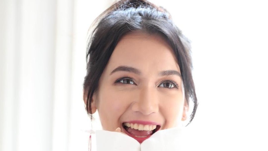 Fokus Karier, Dea Annisa Belum Mau Pacaran Lagi Lebih ingin fokus karier, Dea Annisa enggan pikirkan untuk pacaran.