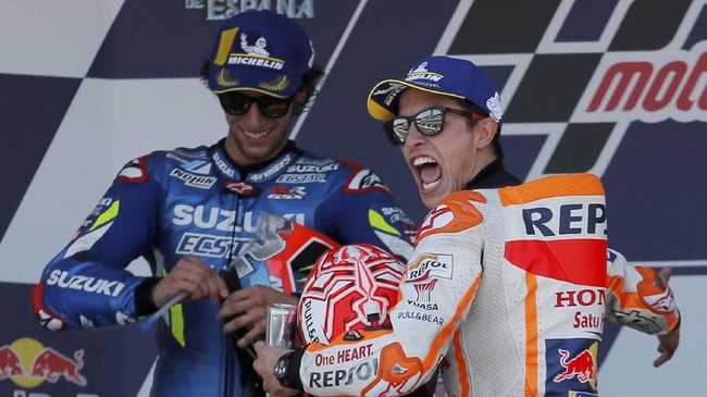 Marc Marquez dan Alex Rins menggelar pertemuan rahasia empat jam jelang balapan MotoGP Ceko 2019 di Sirkuit Brno, Minggu (4/8), untuk mengakhiri perseteruan.