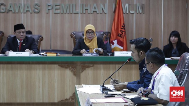 Bawaslu memutuskan bahwa Komisi Pemilihan Umum (KPU) telah melanggar tata cara dalam input data Situng Pemilu 2019.