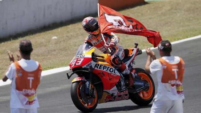Pebalap MotoGP Marc Marquez tidak menutup peluang membalap hingga usia 40 tahun seperti yang tengah dilakukan Valentino Rossi saat ini.
