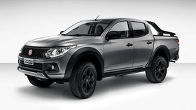 Saudara Kembar Mitsubishi Triton di Italia Telah Punah
