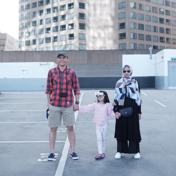 <span class="im">Sienna pun tampak sangat dekat dengan ibu sambungnya ini. (Foto: Instagram @benkasyafani)</span>