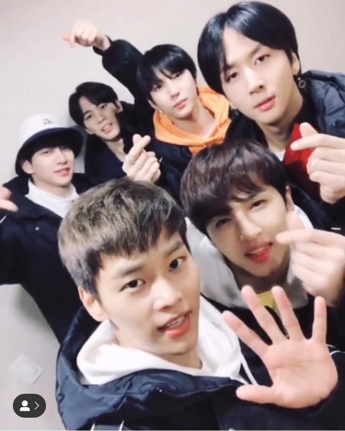 Selain Blackpink dan BTS&comma; beberapa grup musik asal Korea Selatan lainnya juga pernah sukses konser di Amerika Serikat&period; 