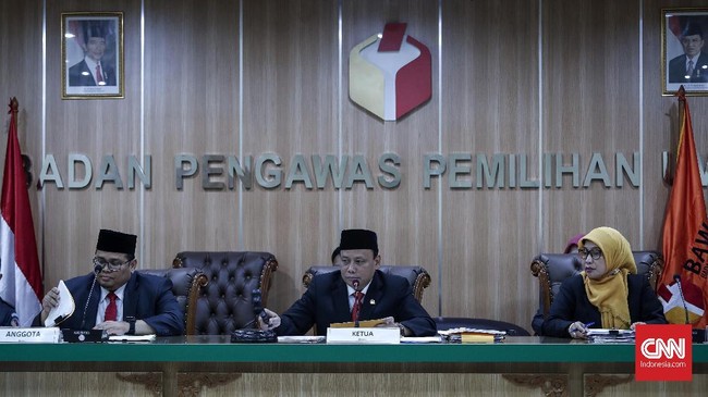 Pihak KPU menyatakan bahwa 35 dari 49 kesalahan input sudah diperbaiki sebelum BPN Prabowo-Sandiaga melaporkan dugaan kecurangan Pemilu 2019 ke Bawaslu.