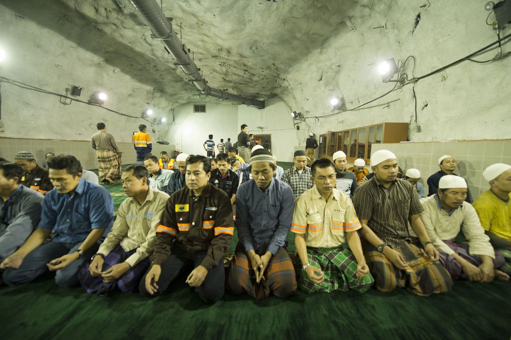 Freeport sendiri memiliki jumlah karyawan hingga tahun 2018 sudah mencapai sekitar 30.000 orang, dan 25%-nya adalah karyawan asli Papua, tentu kebutuhan beribadah juga menjadi prioritas. (dok. PT Freeport Indonesia)