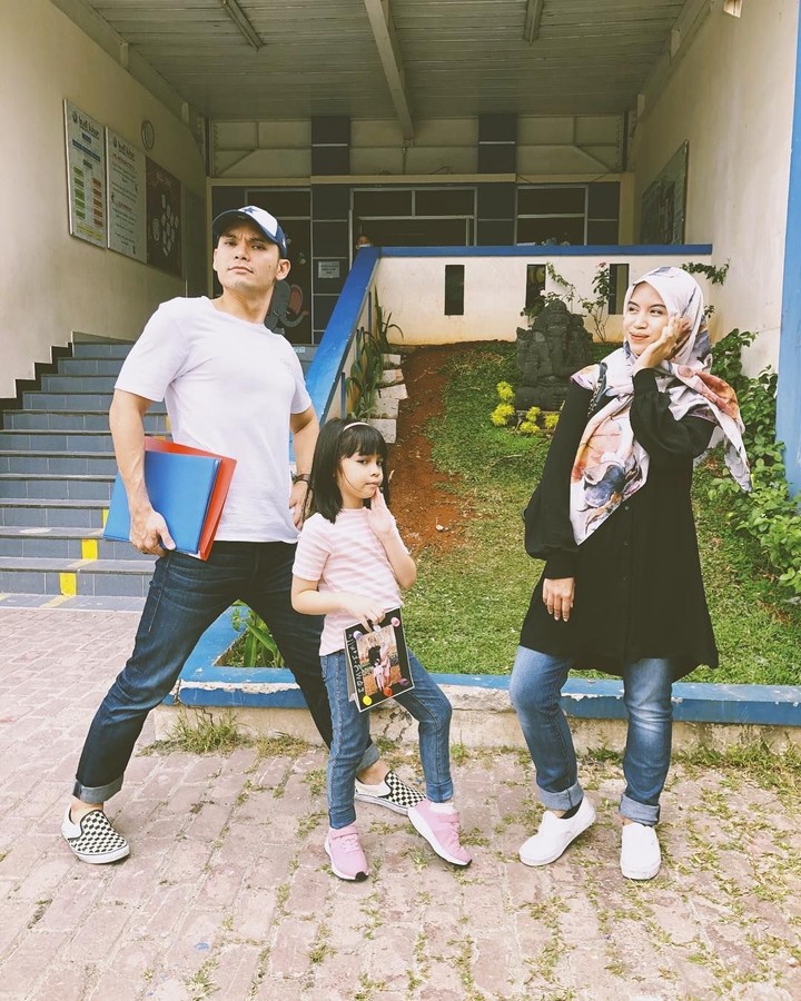 Hampir tiga tahun menikah, rumah tangga Ben Kasyafani makin harmonis. Intip potret kebahagiaan mereka yuk.