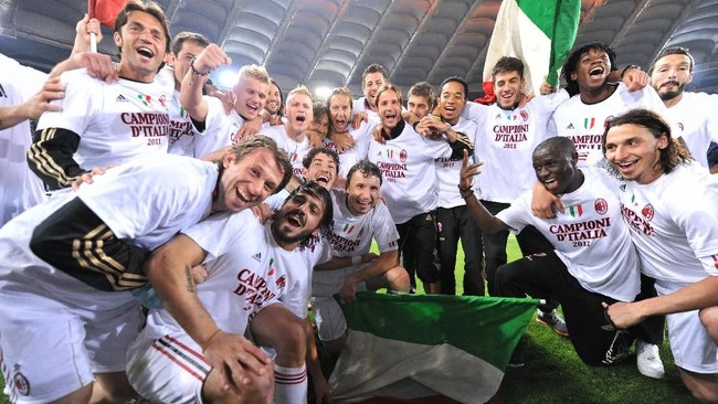 AC Milan sudah delapan musim tidak pernah lagi meraih gelar juara Serie A Liga Italia sejak terakhir kali meraihnya pada 2010/2011.