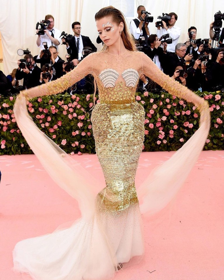 10 Artis dengan Kostum Terburuk di Ajang Met Gala 2019 Di Met Gala 2019 ada seleb yang hadir dengan penampilan terbaik hingga terburuk. Dilansir dari Dailymail, berikut ini seleb dengan penampilan terburuk.