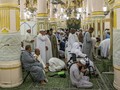 Antisipasi Corona, Saudi Perintahkan Tunda Salat di Masjid