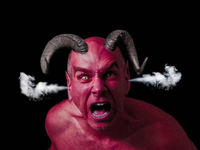 Tanpa Disadari, Ini 7 Sifat Setan yang Sering Ditiru Manusia