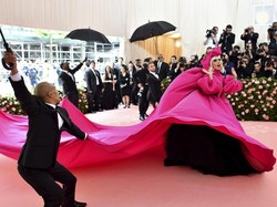 Wow, Lady Gaga 4 Kali Ganti Busana di Red Carpet Met Gala 2019