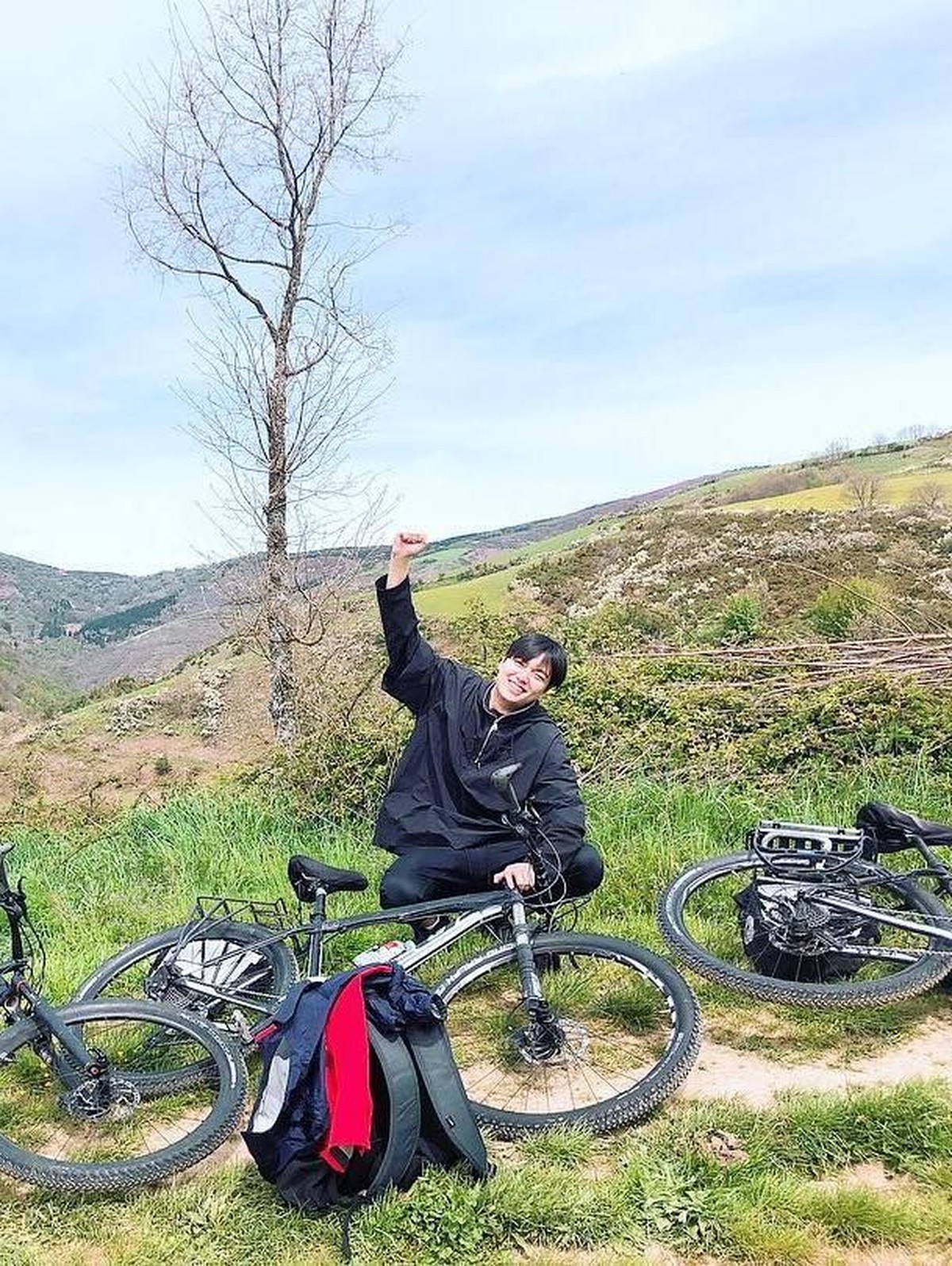 Aktor tampan Lee Min Ho telah selesai menjalani wajib militer beberapa waktu lalu&period; Berikut enam potret tampan Lee Min Ho untuk obati rindu penggemar&period;