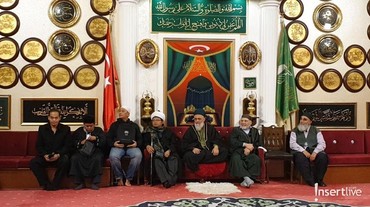 Opick Cuci Rambut Nabi Muhammad SAW Didampingi Utusan dari Turki