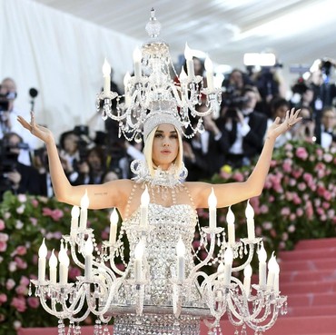 10 Artis dengan Kostum Terburuk di Ajang Met Gala 2019