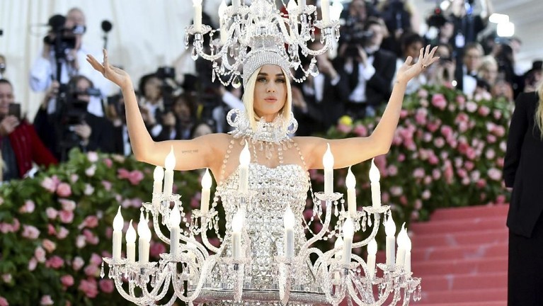 Di Met Gala 2019 ada seleb yang hadir dengan penampilan terbaik hingga terburuk. Dilansir dari Dailymail, berikut ini seleb dengan penampilan terburuk.