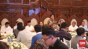 Larang Media Lokal Meliput, Prabowo Bicara dengan Media Asing