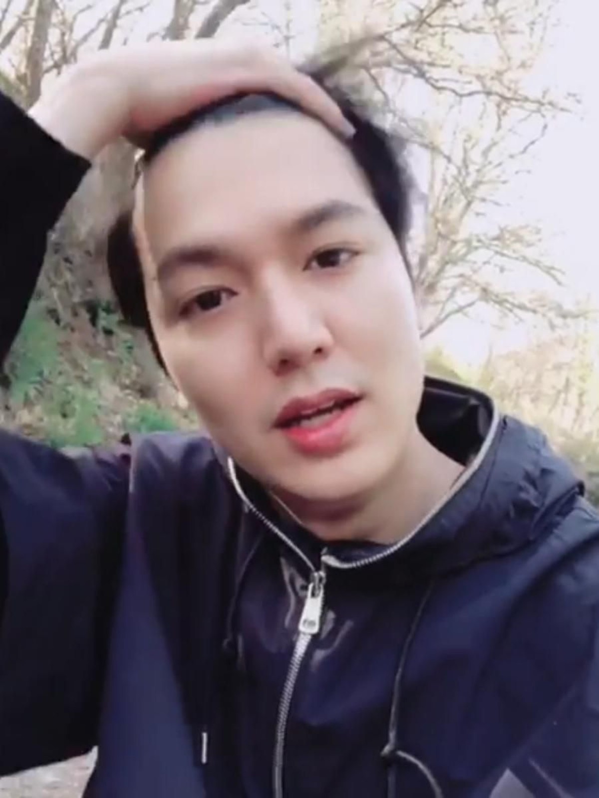 Aktor tampan Lee Min Ho telah selesai menjalani wajib militer beberapa waktu lalu&period; Berikut enam potret tampan Lee Min Ho untuk obati rindu penggemar&period;