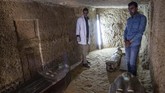 FOTO: Makam Kuno 45 Abad Ditemukan dekat Piramida Giza Makam kuno yang berusia 45 abad ditemukan di dekat piramida Giza di tenggara Mesir.