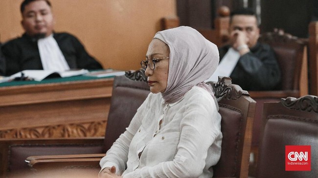 Kuasa hukum Ratna Sarumpaet, Desmihardi berharap Jaksa Penuntut Umum (JPU) menuntut kliennya sesuai fakta-fakta yang muncul di persidangan.