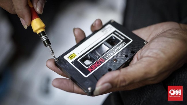 Pekan lalu, Walkman genap berusia 40 tahun, netizen dan sejumlah pengguna pun berbagi seutas memori mereka dengan perangkat pemutar musik portabel itu.