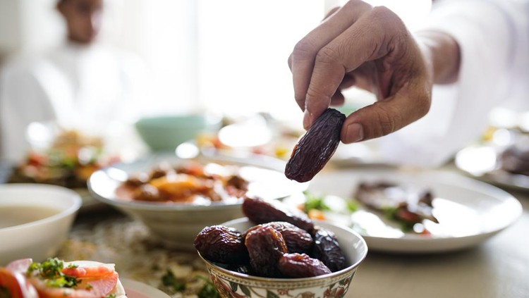 Middle Eastern Suhoor or Iftar meal