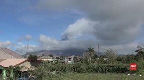 VIDEO: Gunung Sinabung Kembali Erupsi, Warga Diimbau Waspada