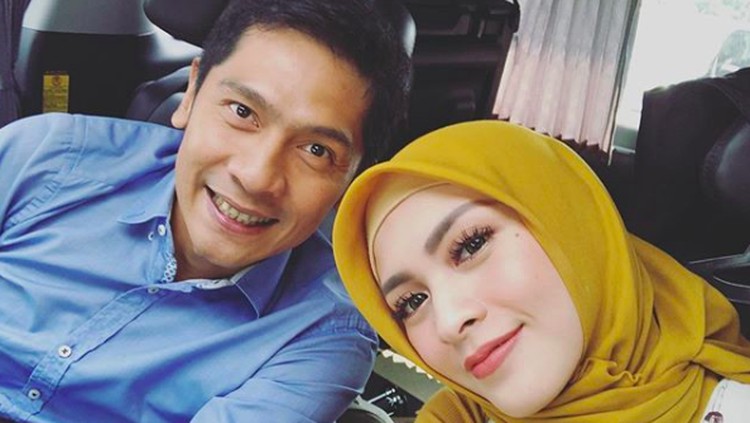 Donita dikabarkan berhijrah di awal Ramadhan. Intip yuk Bun, kata-kata manis dari Adi Nugroho untuk mendukung istrinya.