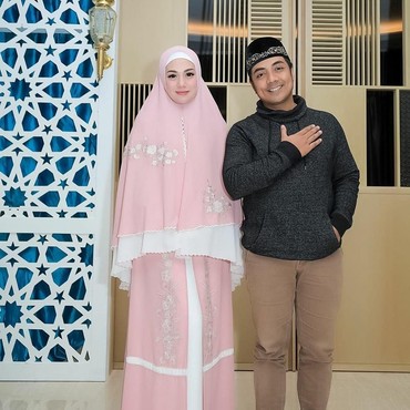 Viral Celine Evangelista Berhijab, Ini Tanggapan Ustaz Riza Muhammad