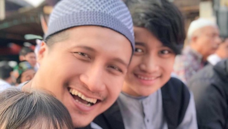 Arie Untung dan anak-anaknya