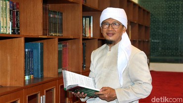 img-title Aa Gym Tarik-Ulur Teh Ninih, Bilang Paling Cinta tapi Bolak-balik Cerai