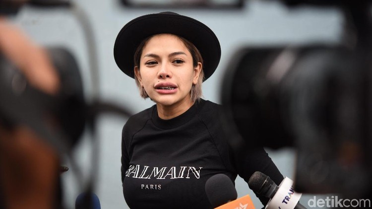 Resmi cerai dari Nikita Mirzani, Dipo Latief harus memenuhi kewajiban menafkahi mantan istri dan anaknya.