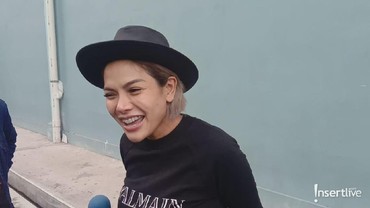 Pamer Foto Pasca Lahiran, Perut Nikita Mirzani Jadi Sorotan