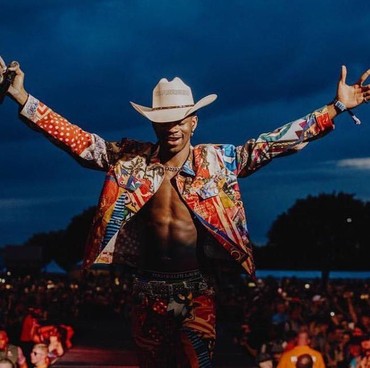 Lirik lagu Old Town Road - Lil Nas X Feat Billy Ray Cyrus
