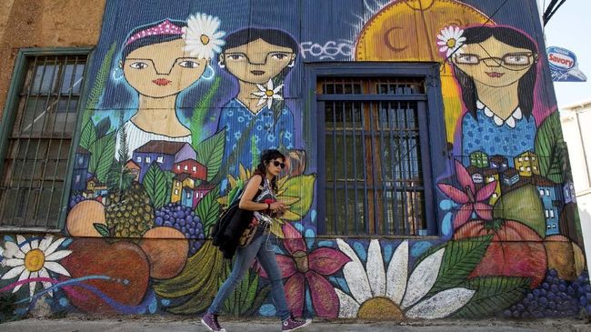 Bogota, kota yang identik dengan kartel narkotik ini kini menjadi penuh mural, grafiti, dan sepeda. Kota ini nampak semakin bemartabat.