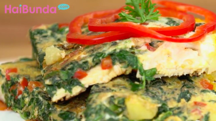 Untuk menu sahur esok hari, Bunda bisa coba kreasi omelet yang sudah pasti gampang dibuat plus bergizi: spanish omelette.