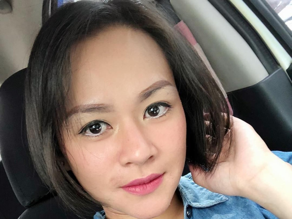 Yunita Lestari kembali menjadi sorotan publik karena berseteru dengan istri baru Daus Mini&period; Berikut potret cantik wanita yang kini berhijab itu&period;